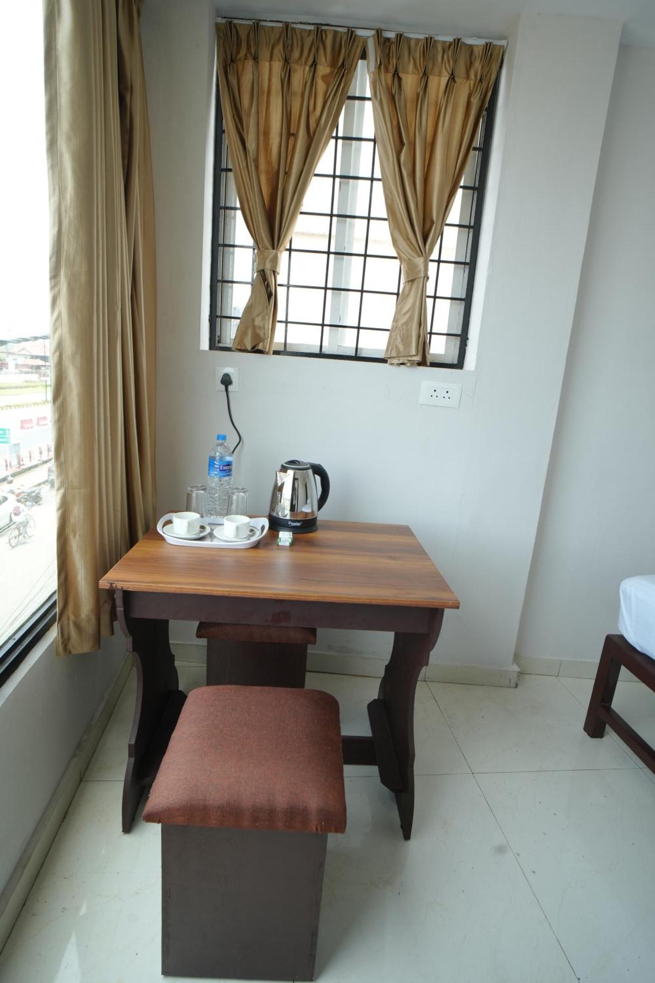 Port View Residency Pvr Hotel Nedumbassery Eksteriør billede