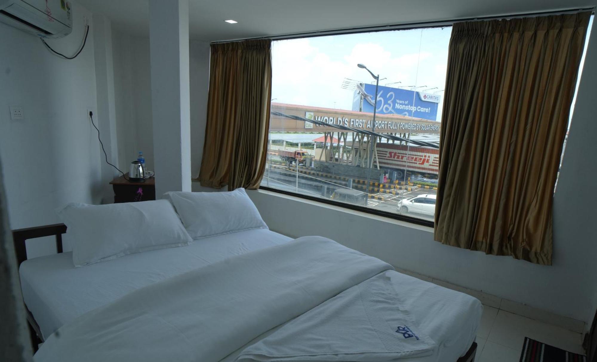 Port View Residency Pvr Hotel Nedumbassery Eksteriør billede