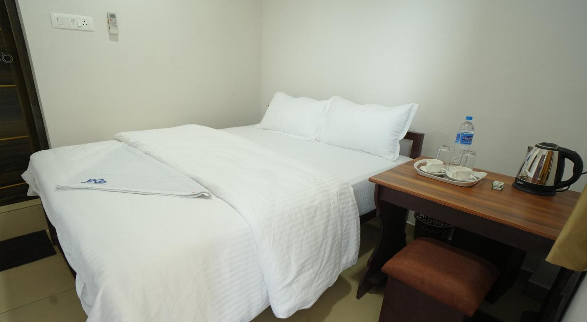 Port View Residency Pvr Hotel Nedumbassery Eksteriør billede