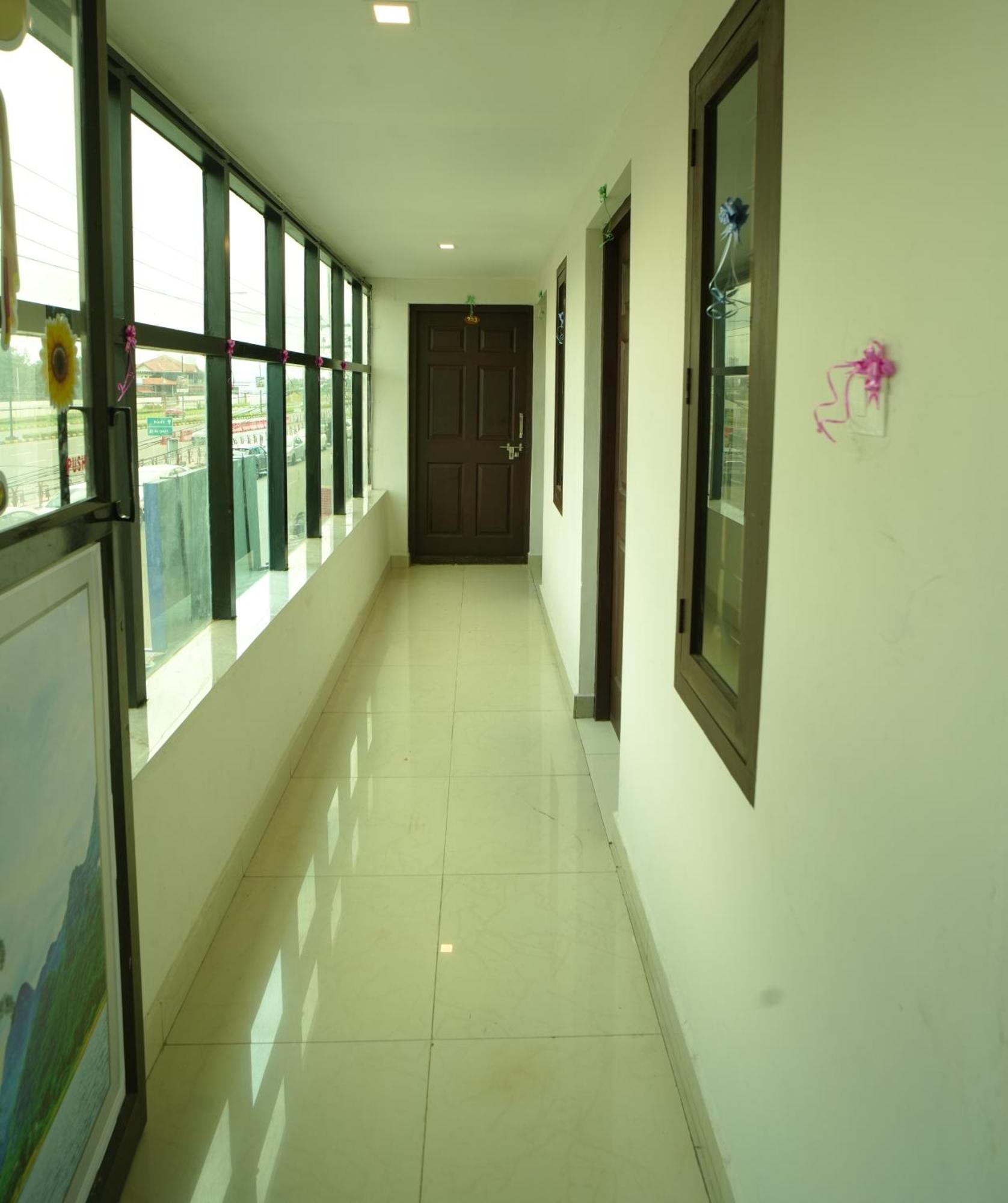 Port View Residency Pvr Hotel Nedumbassery Eksteriør billede