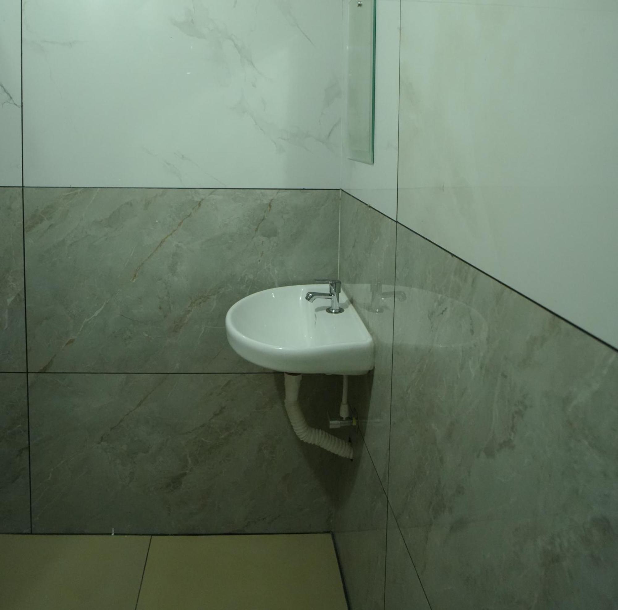 Port View Residency Pvr Hotel Nedumbassery Eksteriør billede