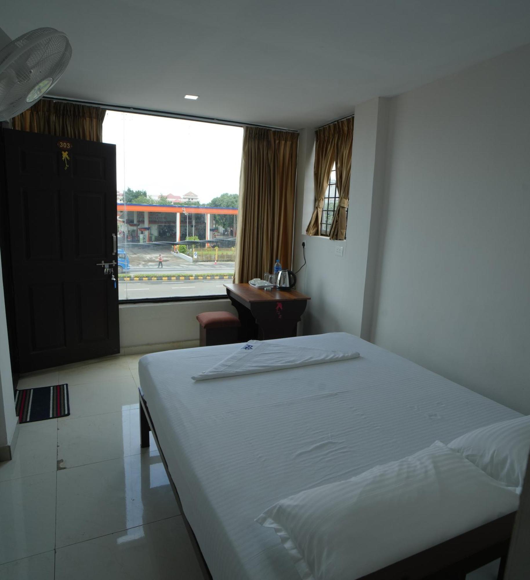 Port View Residency Pvr Hotel Nedumbassery Eksteriør billede
