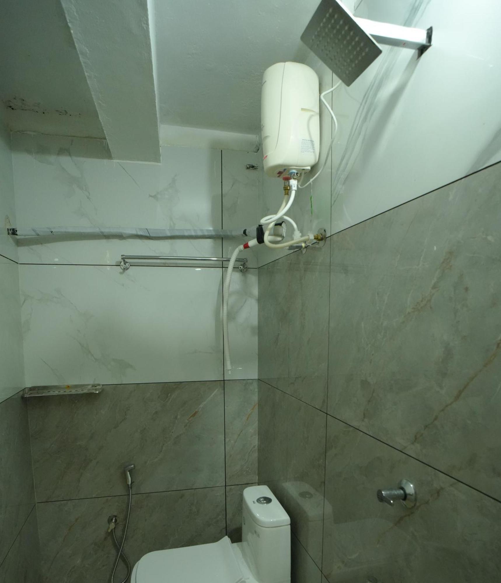 Port View Residency Pvr Hotel Nedumbassery Eksteriør billede