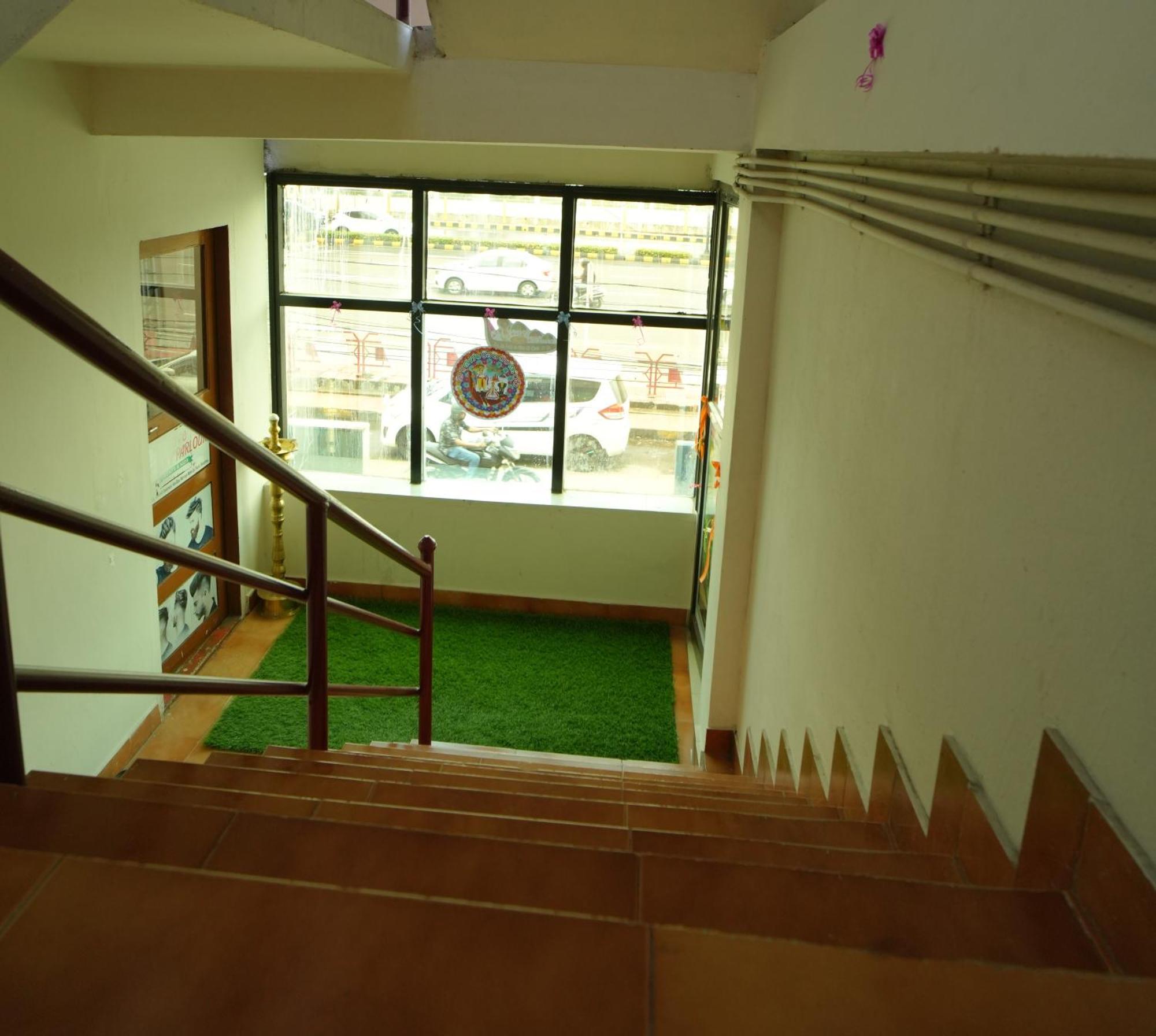 Port View Residency Pvr Hotel Nedumbassery Eksteriør billede